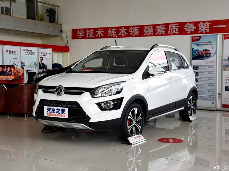 北京汽车 绅宝X25 2015款 1.5L 手动精英型 北京汽车 绅宝X25 2015款 1.5L 手动精英型