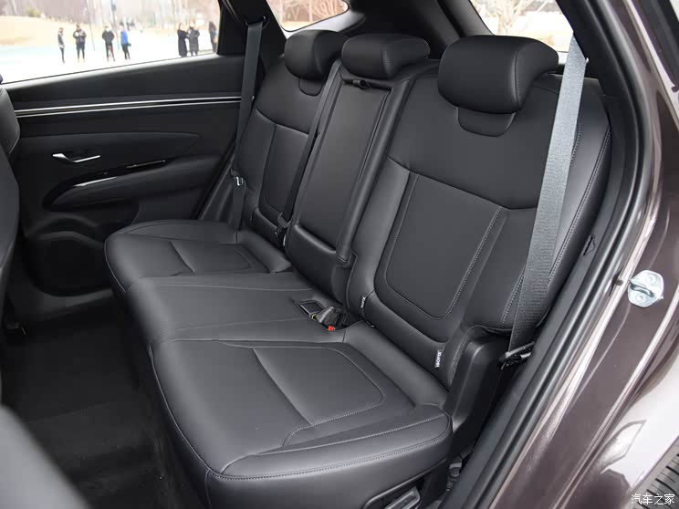 北京现代 途胜 2021款 途胜L 1.5T 两驱LUX尊贵版