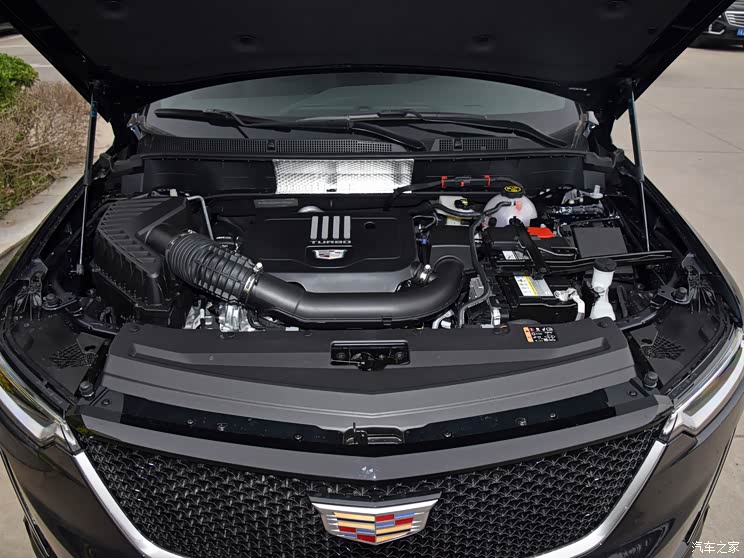 上汽通用凯迪拉克 凯迪拉克XT6 2021款 改款 2.0T 六座四驱尊贵型