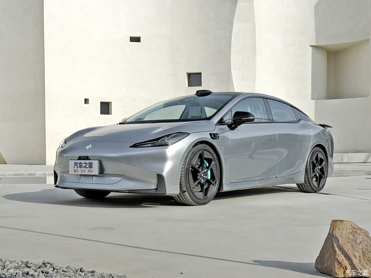 埃安 昊鉑GT 2023款  710后驅(qū)超充七翼版