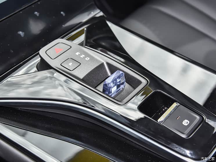 東風(fēng)乘用車 皓瀚 2023款 DH-i 1.5T 豪華版 東風(fēng)乘用車 皓瀚 2023款 DH-i 1.5T 豪華版