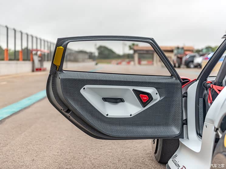 保時(shí)捷 Mission R 2021款 基本型 保時(shí)捷 Mission R 2021款 基本型