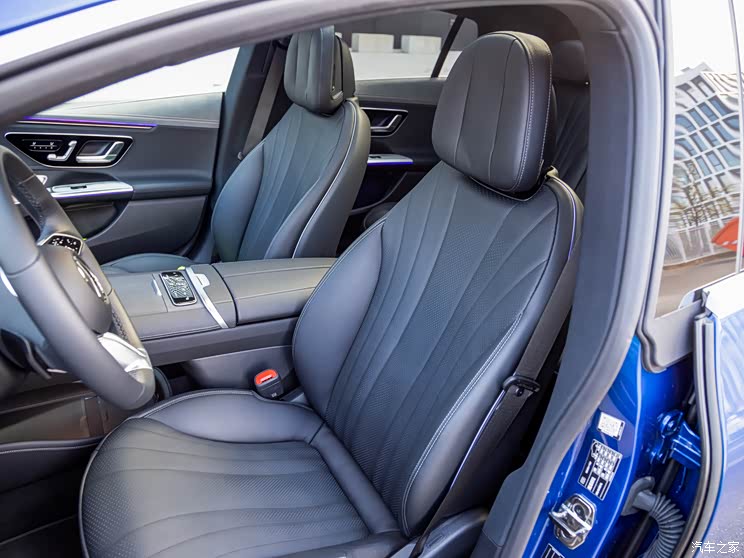 梅賽德斯-EQ 奔馳EQE(海外) 2022款 500 4MATIC AMG Line 歐洲版