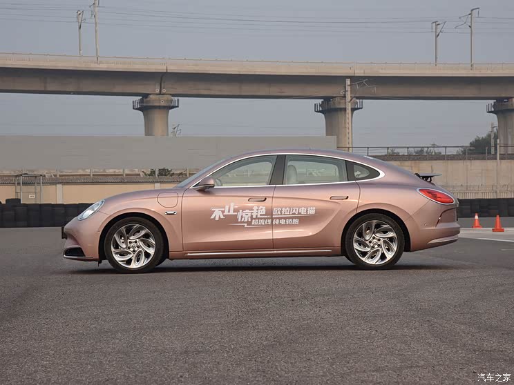 長(zhǎng)城汽車(chē) 歐拉閃電貓 2022款 555km 標(biāo)準(zhǔn)續(xù)航版 長(zhǎng)城汽車(chē) 歐拉閃電貓 2022款 555km 標(biāo)準(zhǔn)續(xù)航版