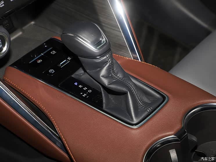 一汽丰田 凌放HARRIER 2022款 2.0L CVT两驱旗舰版