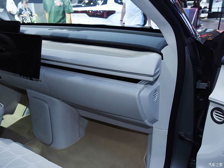 星途 星紀(jì)元 ET 2023款 基本型 星途 星紀(jì)元 ET 2023款 基本型