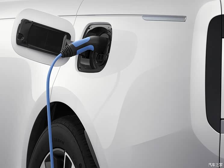 路虎(進(jìn)口) 攬勝新能源 2022款 P440e SE 路虎(進(jìn)口) 攬勝新能源 2022款 P440e SE