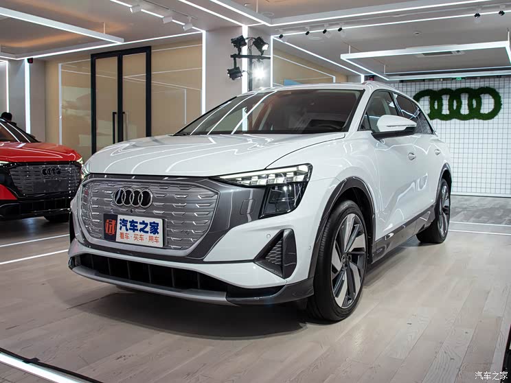 上汽奥迪 奥迪Q5 e-tron 2022款 50 e-tron quattro 荣耀型 锦衣套装 售39.55万元起 上汽奥迪Q5 e-tron上市