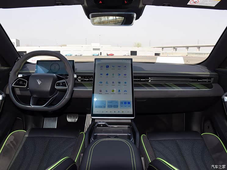 合眾汽車(chē) 哪吒GT 2023款 580km 四驅(qū)基本型