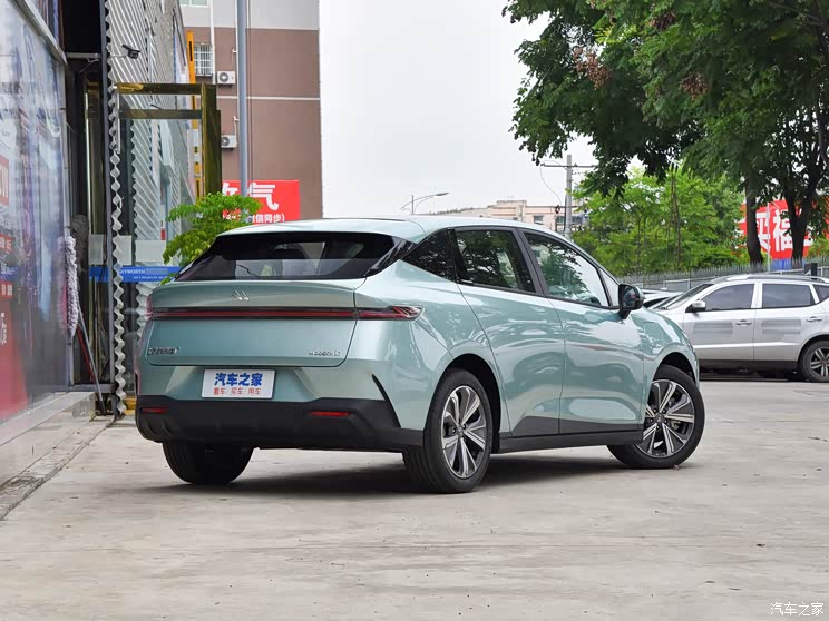 摩登汽車 Modern in 2022款 610km 時(shí)尚版 摩登汽車 Modern in 2022款 610km 時(shí)尚版
