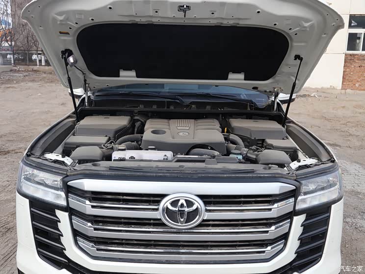 丰田(进口) 兰德酷路泽(进口) 2022款 3.5T 中东版 丰田官宣 现在定全新兰德酷路泽需等4年