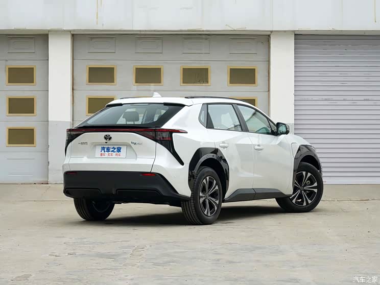 一汽豐田 一汽豐田bZ4X 2022款 兩驅(qū)暢享版 一汽豐田 一汽豐田bZ4X 2022款 兩驅(qū)暢享版