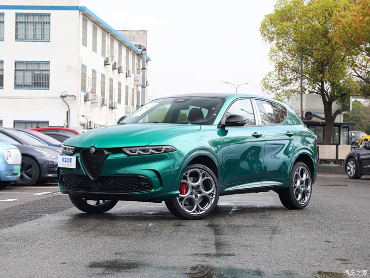 阿尔法・罗密欧 Tonale托纳利 2024款 2.0T 268HP AWD Tributo Italiano 致敬传奇版 阿尔法・罗密欧 Tonale托纳利 2024款 2.0T 268HP AWD Tributo Italiano 致敬传奇版