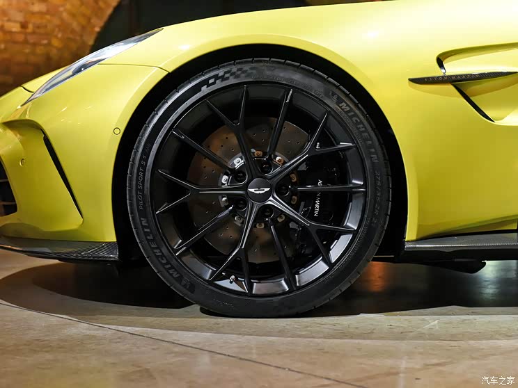 阿斯頓?馬丁 V8 Vantage 2024款 4.0T V8 Coupe 阿斯頓?馬丁 V8 Vantage 2024款 4.0T V8 Coupe