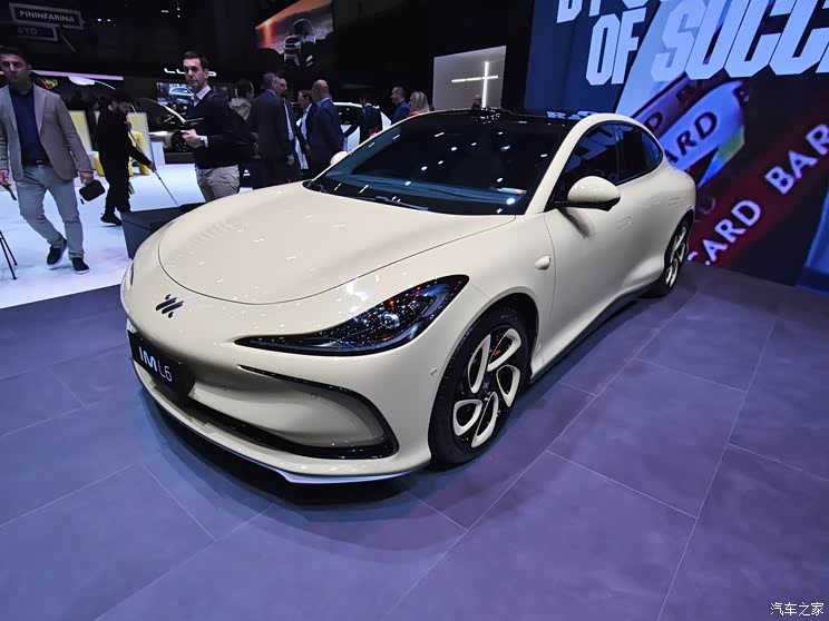 智己汽車 智己L6 2024款 雙電機(jī) 智己汽車 智己L6 2024款 雙電機(jī)