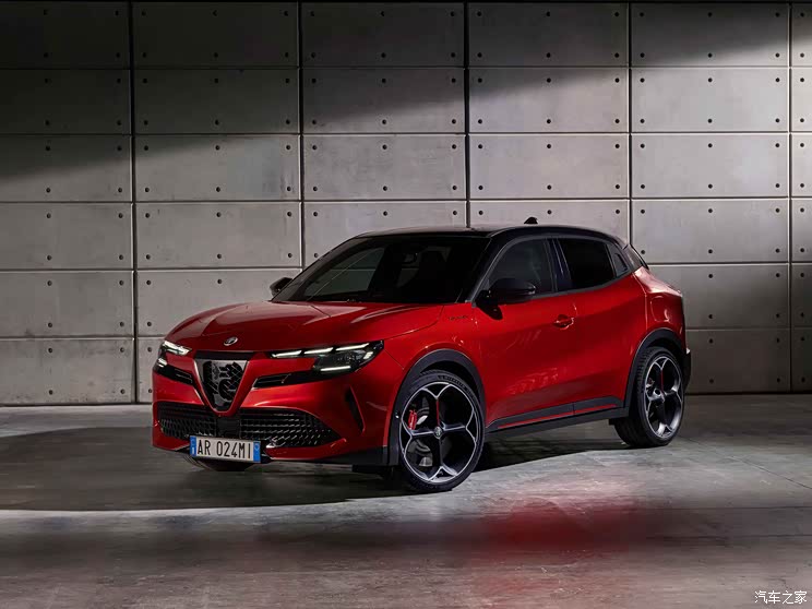 阿尔法・罗密欧 阿尔法・罗密欧Milano新能源 2024款 Elettrica Veloce 阿尔法・罗密欧 阿尔法・罗密欧Milano新能源 2024款 Elettrica Veloce