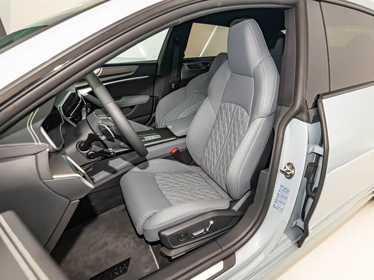 上汽奧迪 奧迪A7L 2024款 55 TFSI quattro RS 套件競速版 上汽奧迪 奧迪A7L 2024款 55 TFSI quattro RS 套件競速版