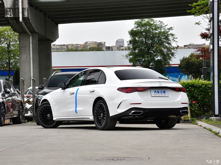 奔馳(進(jìn)口) 奔馳E級(jí)(進(jìn)口) 2024款 E 300 豪華型運(yùn)動(dòng)版 奔馳(進(jìn)口) 奔馳E級(jí)(進(jìn)口) 2024款 E 300 豪華型運(yùn)動(dòng)版