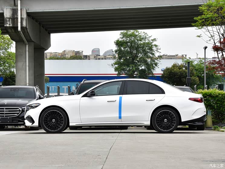奔馳(進(jìn)口) 奔馳E級(jí)(進(jìn)口) 2024款 E 300 豪華型運(yùn)動(dòng)版 奔馳(進(jìn)口) 奔馳E級(jí)(進(jìn)口) 2024款 E 300 豪華型運(yùn)動(dòng)版