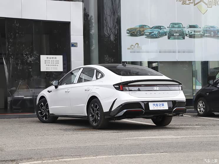北京现代 索纳塔 2024款 1.5T 低配版 北京现代 索纳塔 2024款 1.5T 低配版