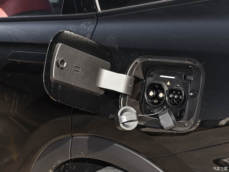 星途 星途瑤光新能源 2024款 兩驅(qū) 標(biāo)準(zhǔn)續(xù)航版 星途 星途瑤光新能源 2024款 兩驅(qū) 標(biāo)準(zhǔn)續(xù)航版