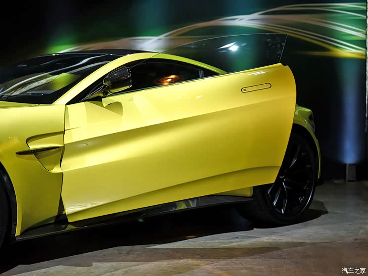 阿斯頓?馬丁 V8 Vantage 2024款 4.0T V8 Coupe 阿斯頓?馬丁 V8 Vantage 2024款 4.0T V8 Coupe