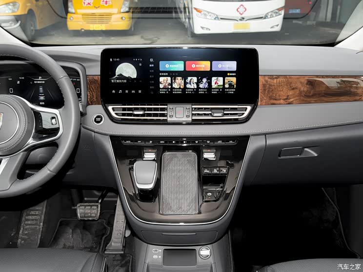 一汽紅旗 紅旗HQ9 PHEV 2024款 20TD 基本型 一汽紅旗 紅旗HQ9 PHEV 2024款 20TD 基本型