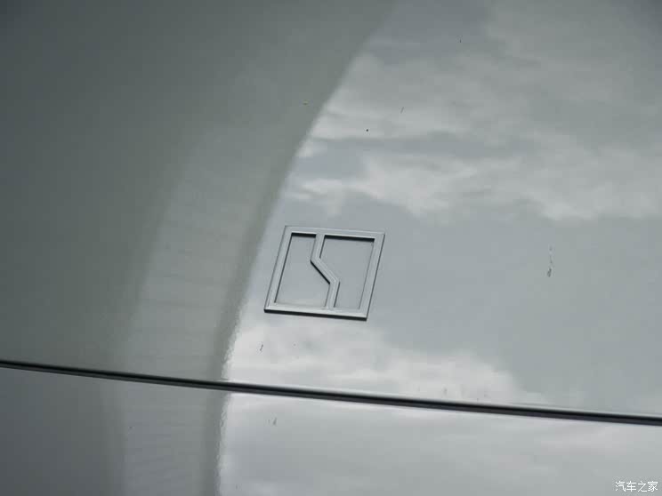 極氪 極氪001 2024款 WE版 100kWh 后驅(qū) 極氪 極氪001 2024款 WE版 100kWh 后驅(qū)