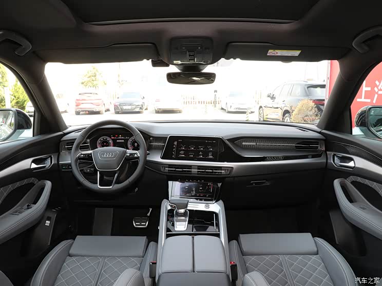 上汽奧迪 奧迪Q6 2024款 45 TFSI quattro RS 套件競速版 7座 上汽奧迪 奧迪Q6 2024款 45 TFSI quattro RS 套件競速版 7座