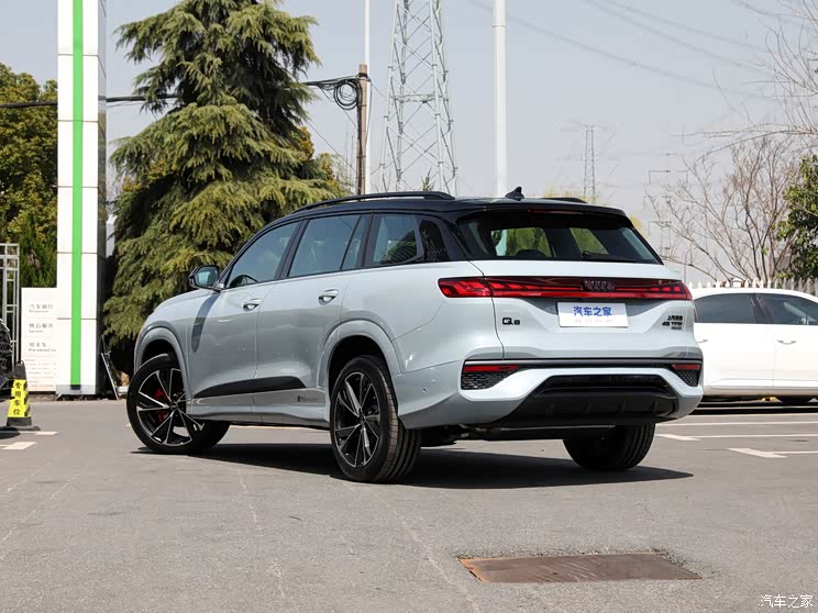 上汽奧迪 奧迪Q6 2024款 45 TFSI quattro RS 套件競速版 7座 上汽奧迪 奧迪Q6 2024款 45 TFSI quattro RS 套件競速版 7座