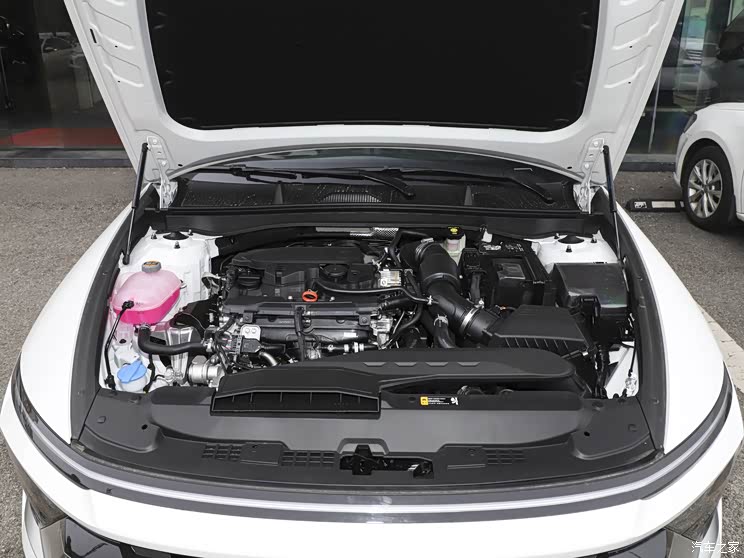 北京现代 索纳塔 2024款 1.5T 低配版 北京现代 索纳塔 2024款 1.5T 低配版