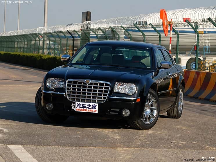 北京克莱斯勒 克莱斯勒300C 2006款 5.7L 豪华领航版 北京克莱斯勒 克莱斯勒300C 2006款 5.7L 豪华领航版
