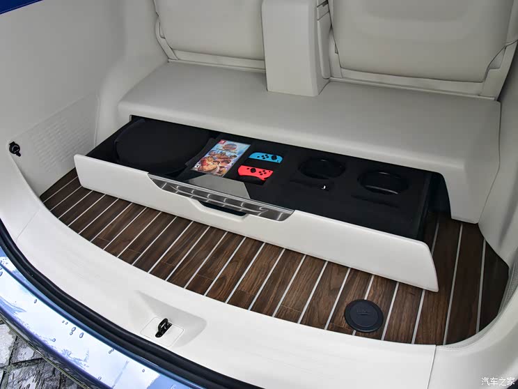 上汽大通 上汽大通MAXUS G20 2021款 PLUS 四座旗舰版 32.76万起 上汽大通MAXUS新增车型上市