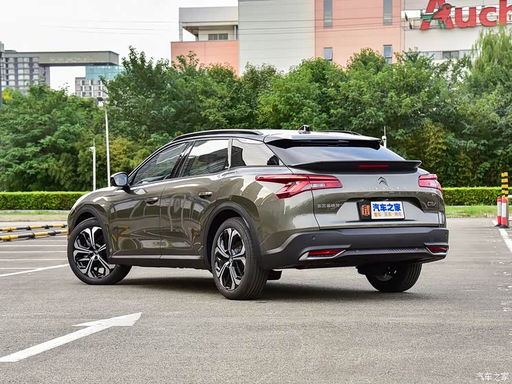 东风雪铁龙 凡尔赛C5 X 2021款 1.6T 耀不凡 凡尔赛C5 X等 东风雪铁龙成都车展阵容