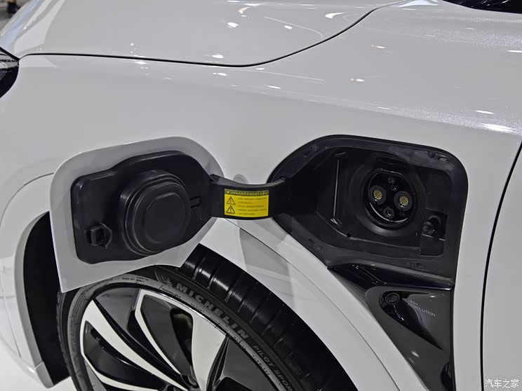 北汽新能源 極狐 阿爾法S(ARCFOX αS) 2021款 華為HI 高階版 北汽新能源 極狐 阿爾法S(ARCFOX αS) 2021款 華為HI 高階版