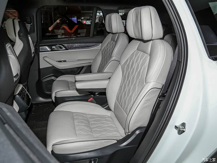 领克 领克09 2021款 基本型 预售27-40万元 领克旗舰车型领克09下线