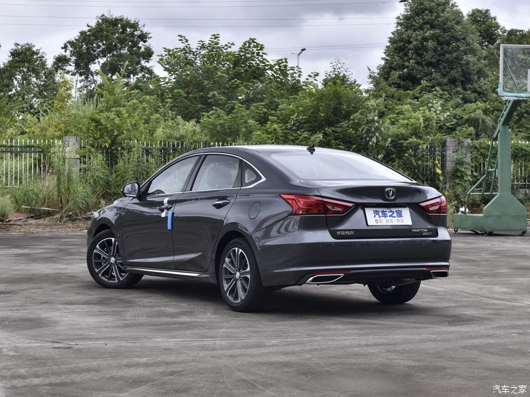 长安汽车 锐程CC 2022款 1.5T 自动豪华型 售9.79万起 新款锐程CC蓝鲸版正式上市