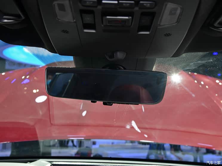 一汽丰田 皇冠陆放 2021款 2.5L HEV四驱旗舰版