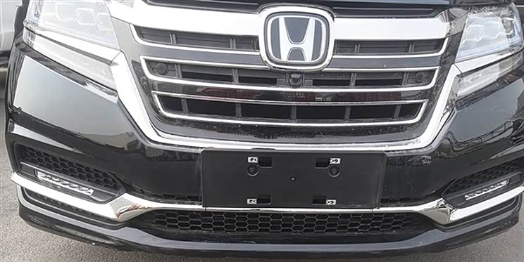 装备前驻车雷达、全景摄像头 申报图