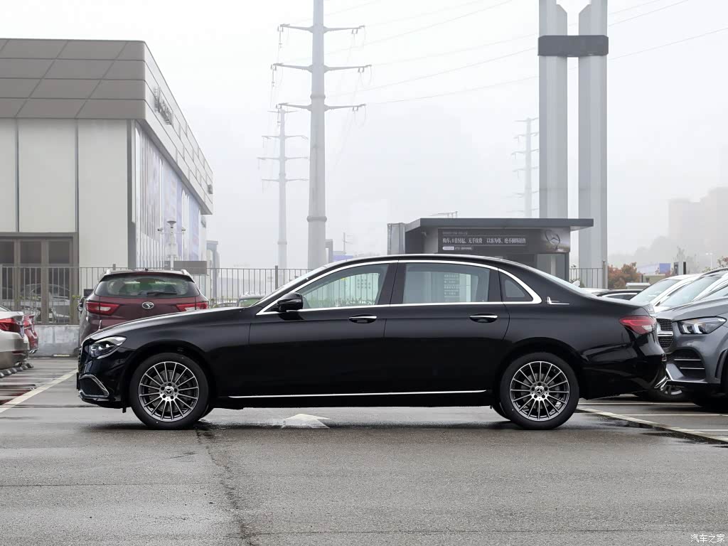 配图为改款 E 260 L