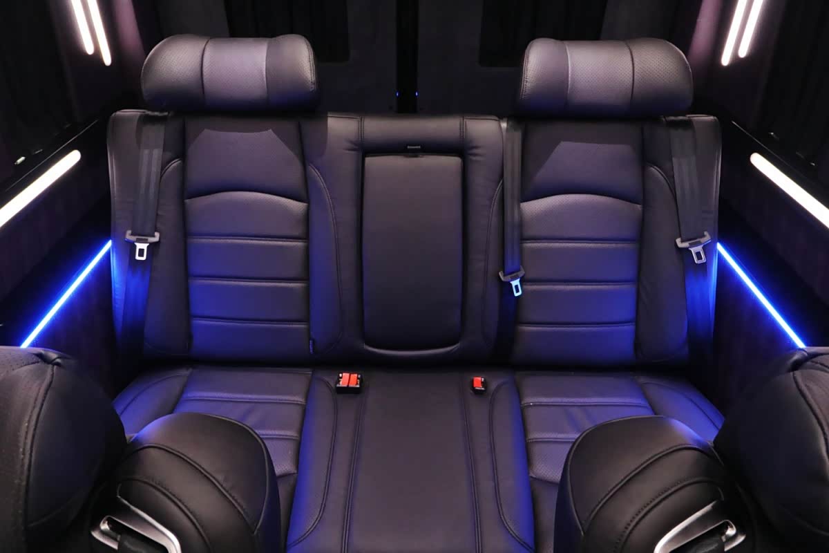 进口依维柯New Daliy 九座豪华商务舱