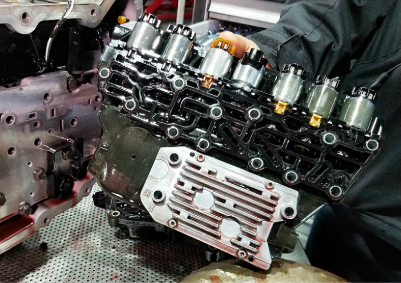 这是雪佛兰科鲁兹6AT变速箱电脑