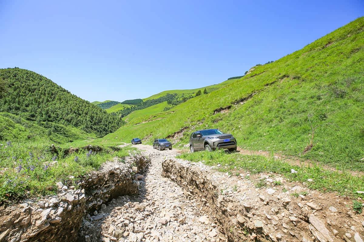 忘了说了，最后面是一台猛禽，也是一起来玩的