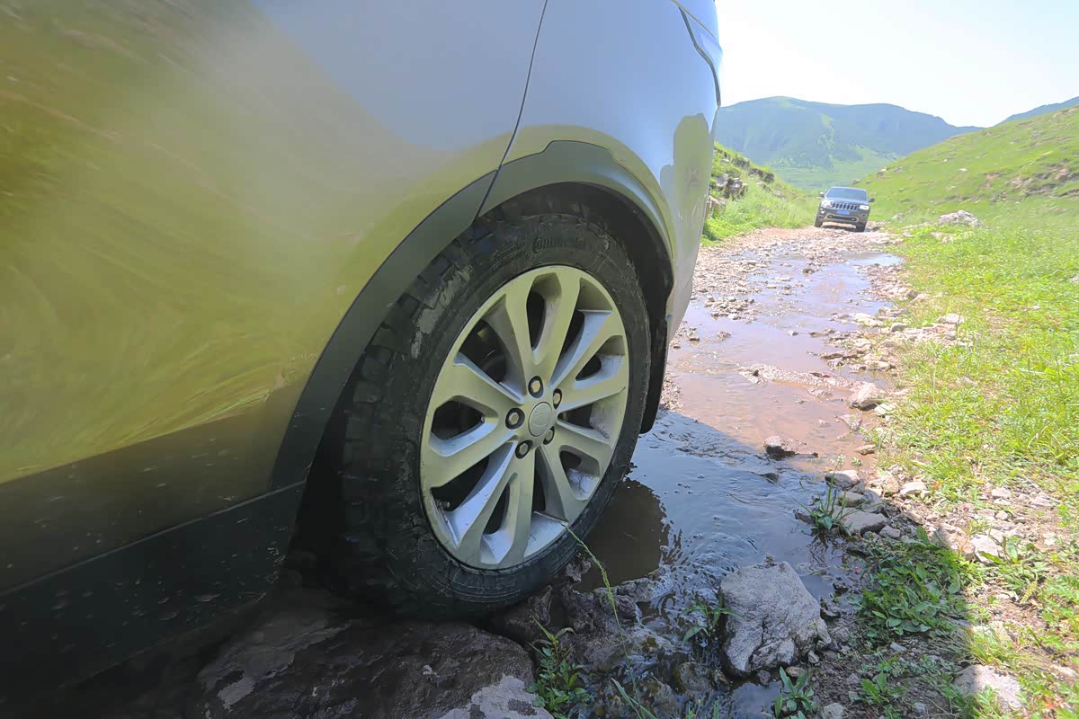 从进入山区开始马牌的这套AT胎开始发挥它的作用