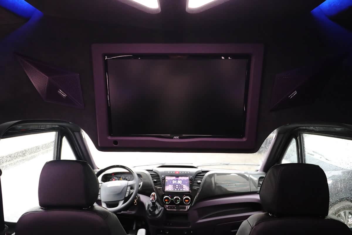 进口依维柯New Daliy 九座豪华商务舱