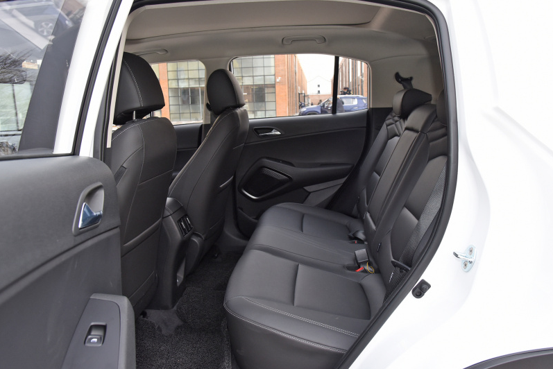 北京现代IX35后排空间