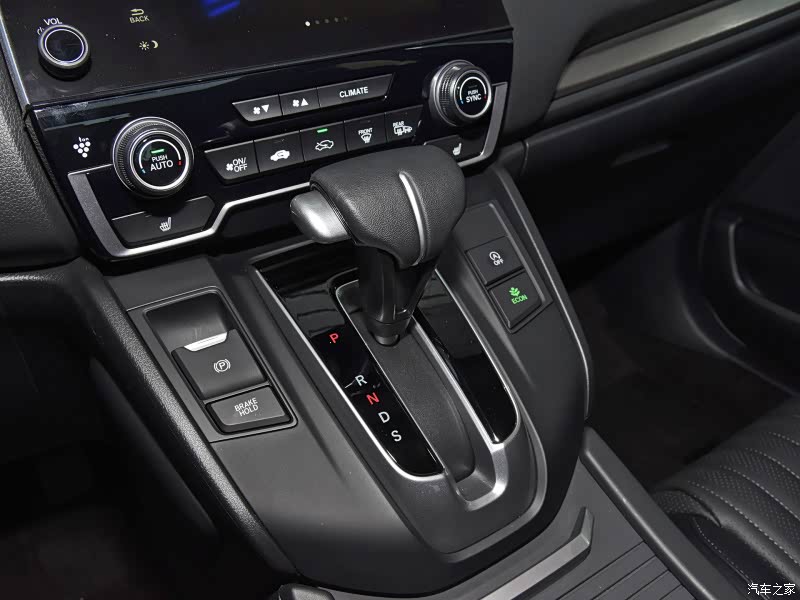 本田CVT变速器的平顺性是有口皆碑的，非常合适大部分追求轻松惬意驾驶感的人士使用