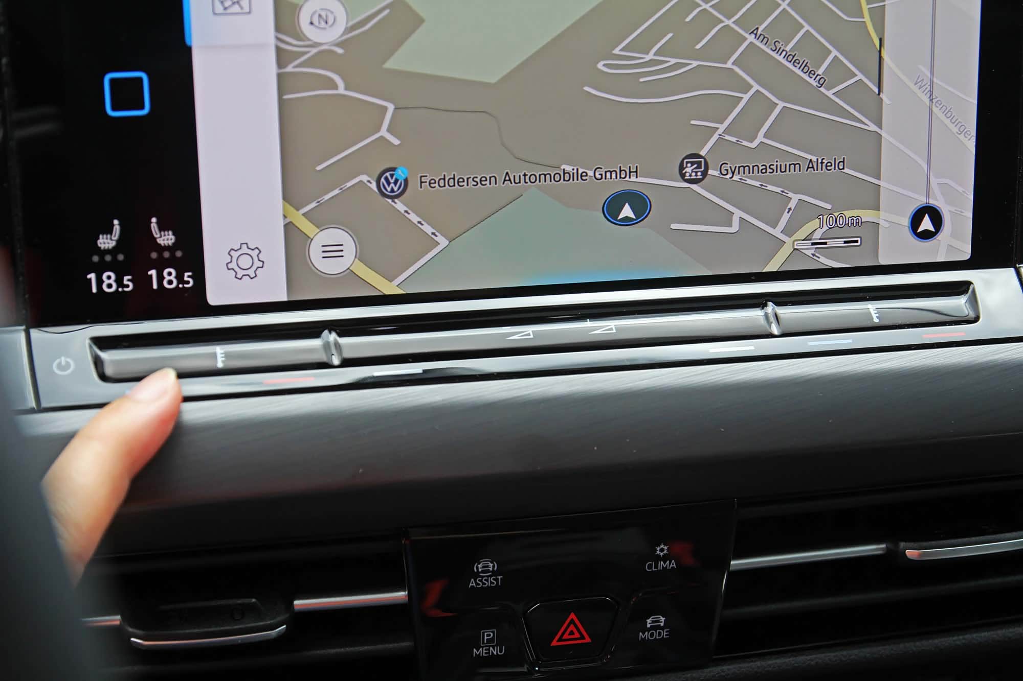 触摸条包括了开关机、空调温度调节以及音量调节，需要一段时间才能习惯