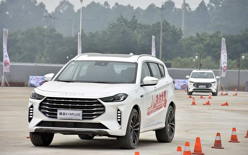 X70 PLUS 在10万以内SUV当中有很强的设计感