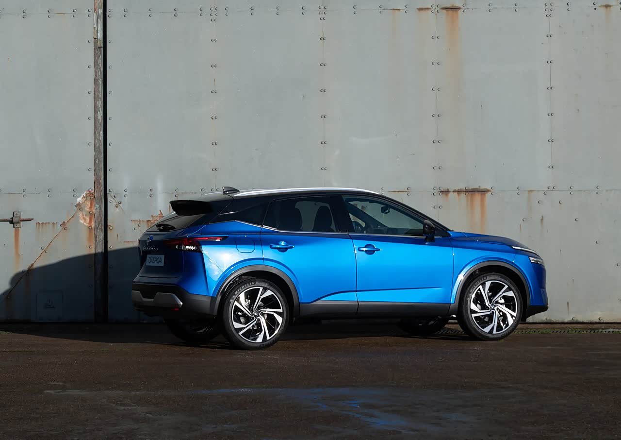 2022款逍客三围小幅扩大，长×宽×高为：4436×1869×1618mm，轴距为2666mm。